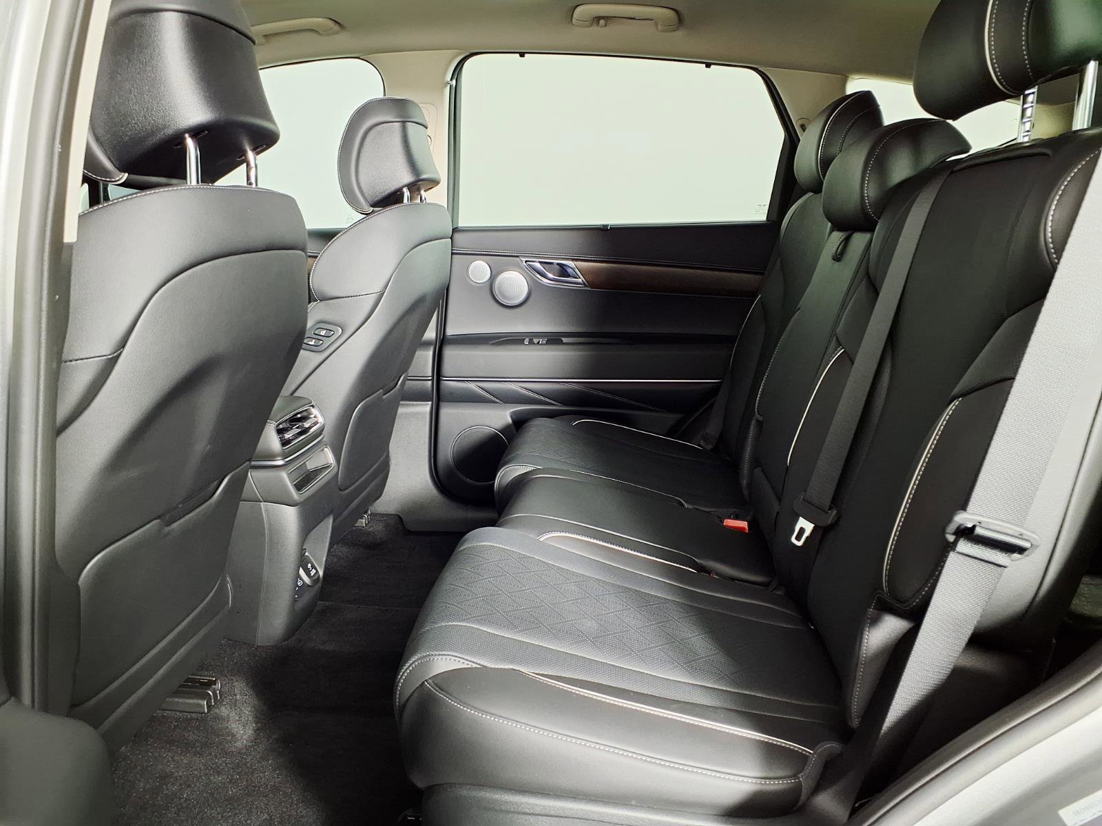 Certified 2026 Genesis GV80 2.5T Advanced image 14