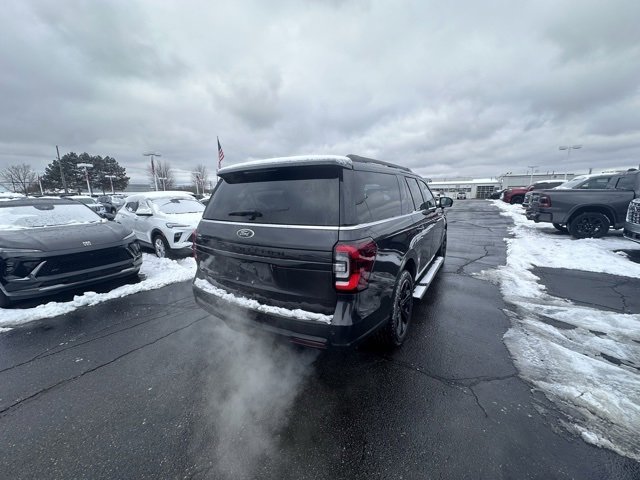Used 2022 Ford Expedition Max Limited image 5