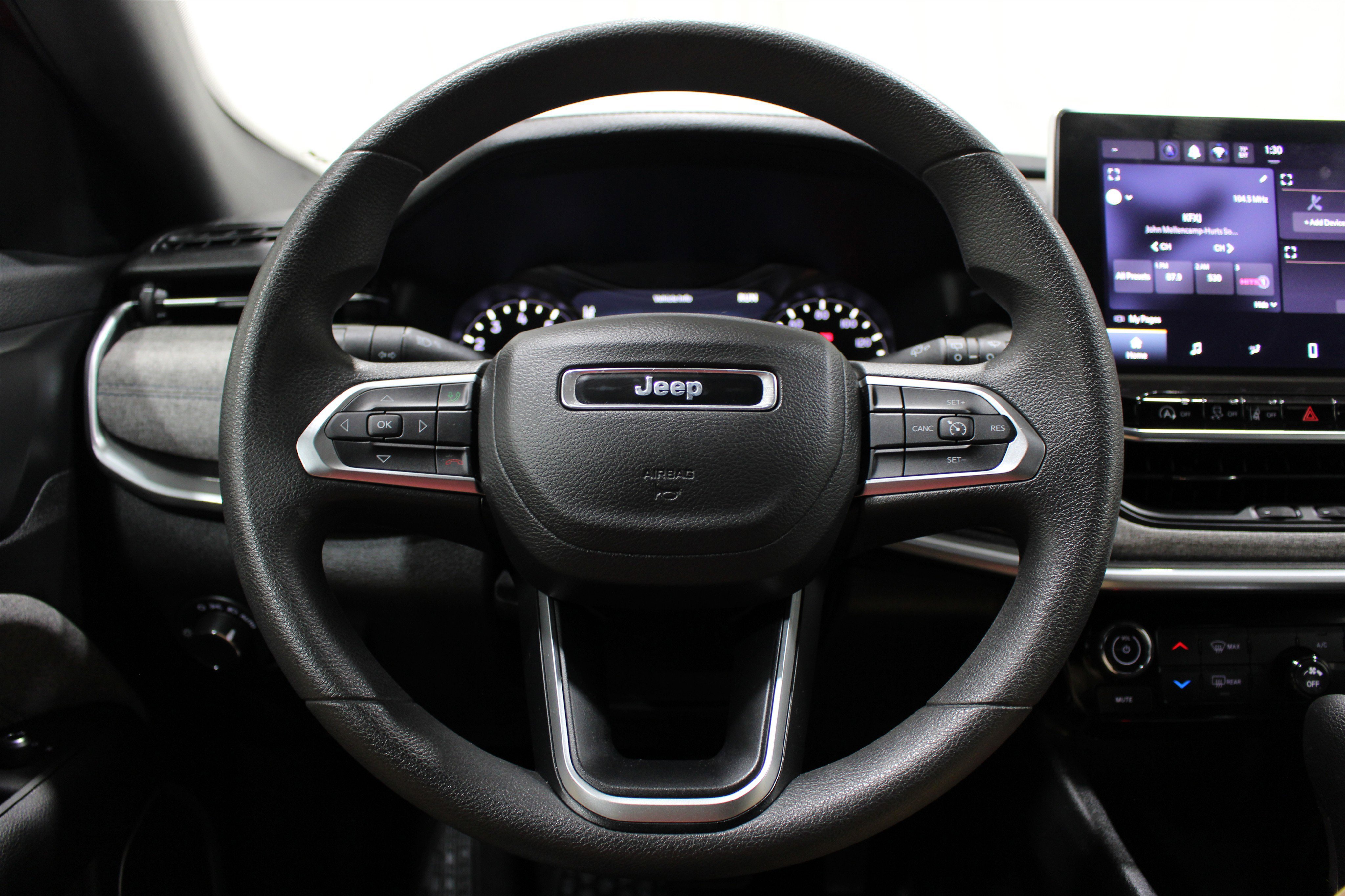 Used 2024 Jeep Compass Sport image 9