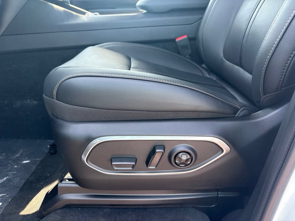 New 2026 Jeep Grand Wagoneer 4WD image 17