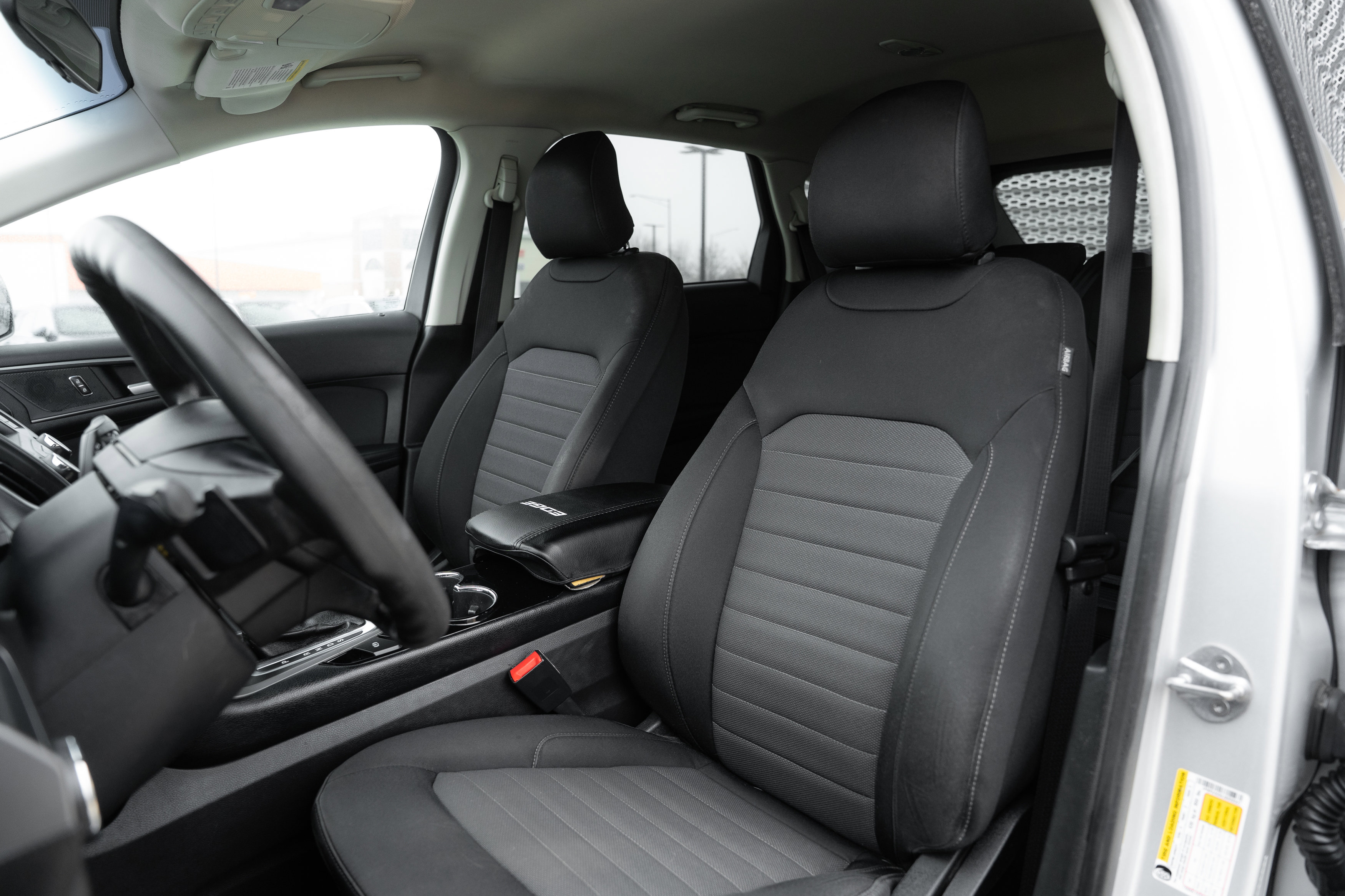 Used 2018 Ford Edge SE image 19