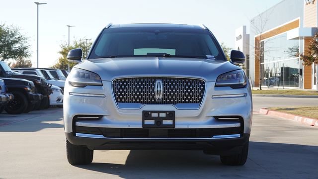 Used 2023 Lincoln Aviator Reserve w/ Equipment Group 201A image 2