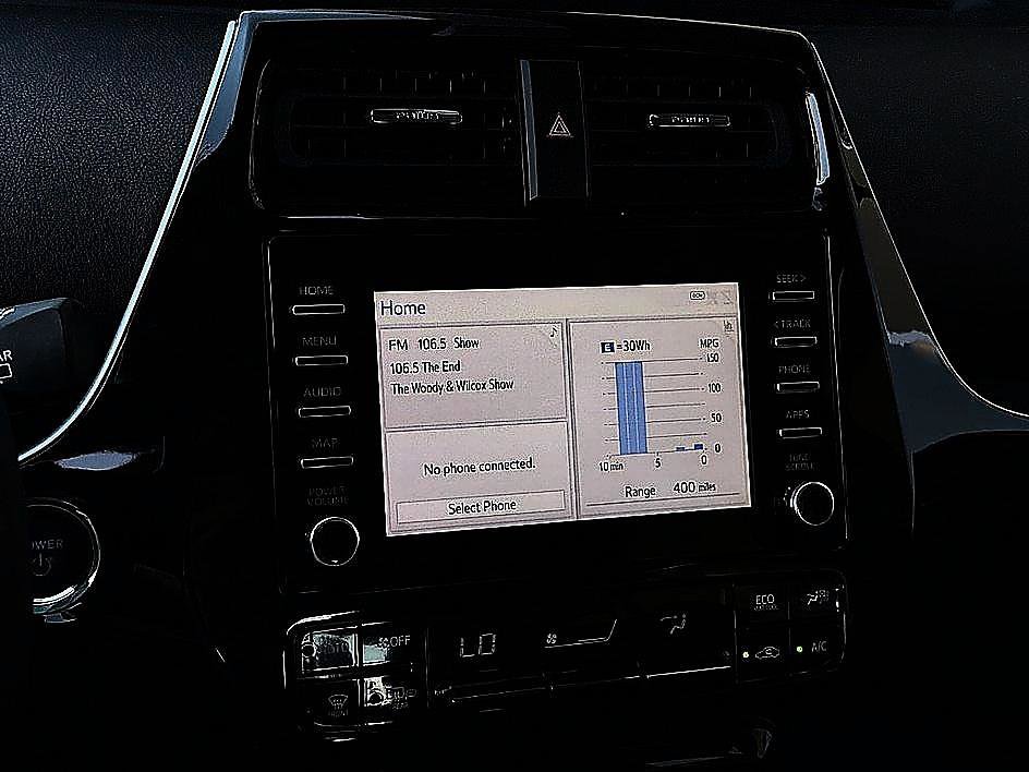 Used 2020 Toyota Prius LE AWD/4WD image 12