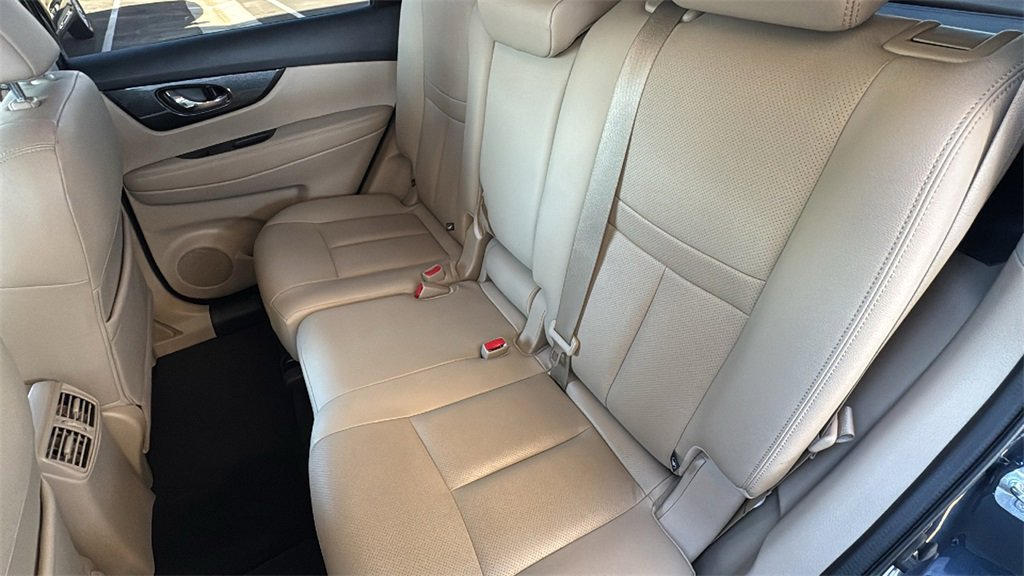 Used 2016 Nissan Rogue SL image 23