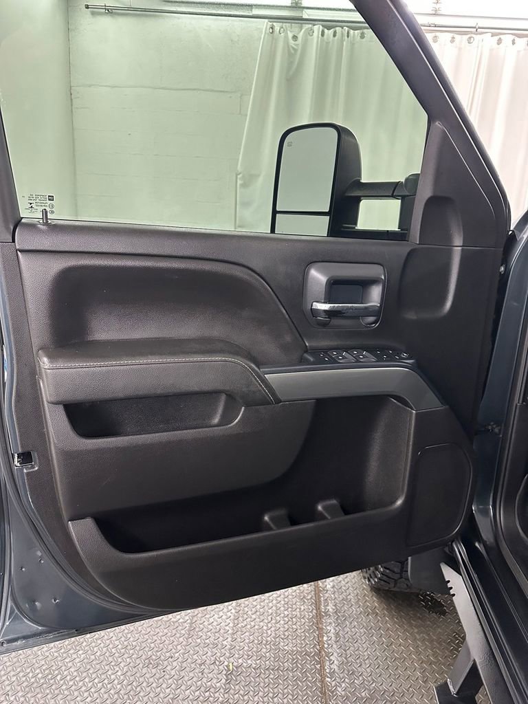 Used 2018 Chevrolet Silverado 1500 LT w/ All Star Edition image 8