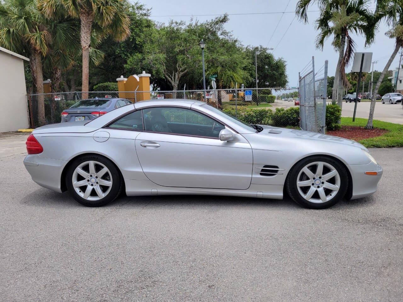 Used 2003 Mercedes-Benz SL 500 image 4