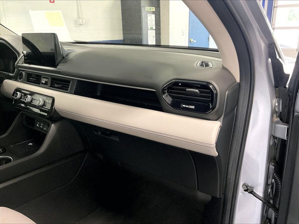 Used 2023 Honda Pilot Elite image 13