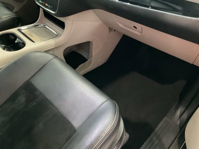 Used 2016 Dodge Grand Caravan SXT image 23