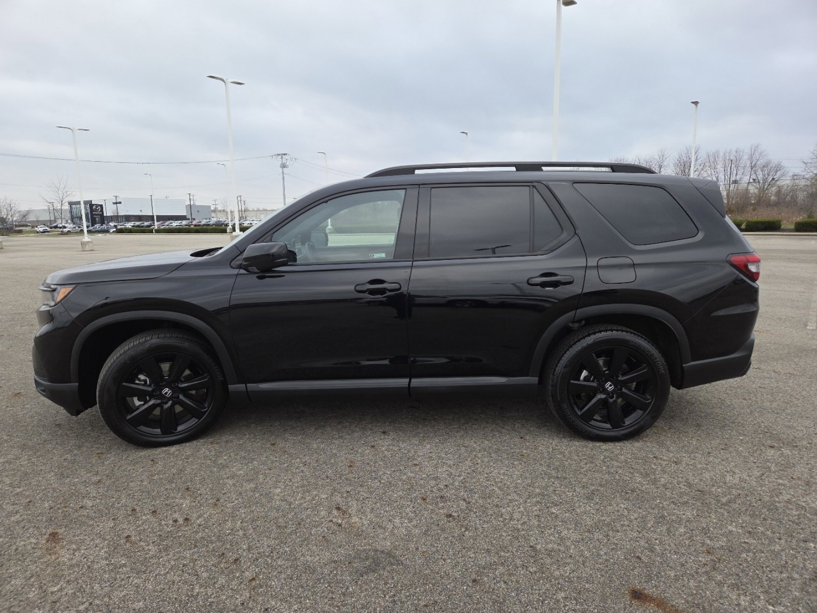 Used 2025 Honda Pilot Black Edition image 15