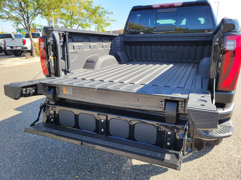 New 2025 GMC Sierra 3500 Denali w/ Denali Reserve Package AWD/4WD image 9