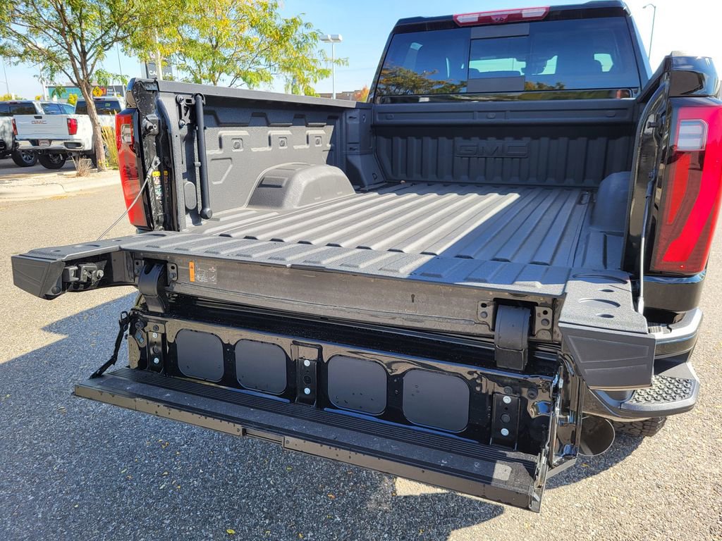 New 2025 GMC Sierra 3500 Denali w/ Denali Reserve Package image 9