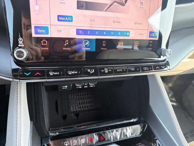 New 2026 Jeep Grand Wagoneer Summit AWD/4WD image 24