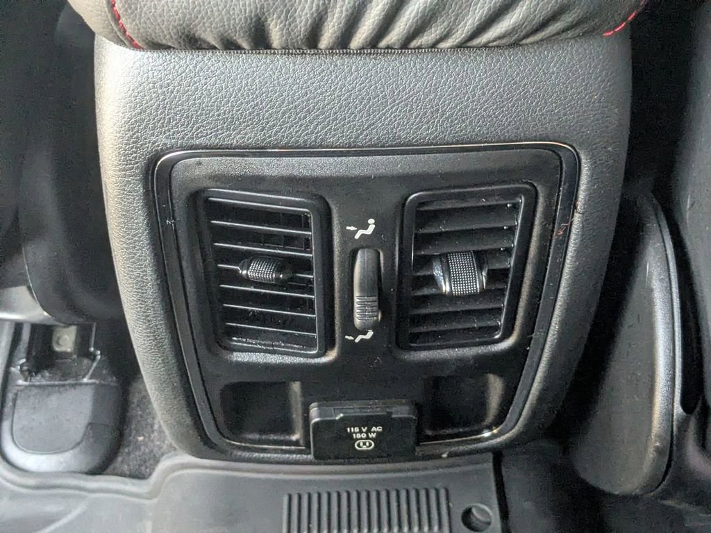 Used 2018 Jeep Grand Cherokee Altitude image 26