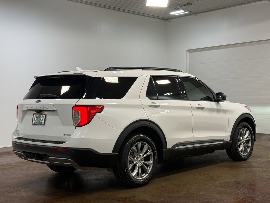 Used 2022 Ford Explorer XLT w/ Equipment Group 202A AWD/4WD image 4