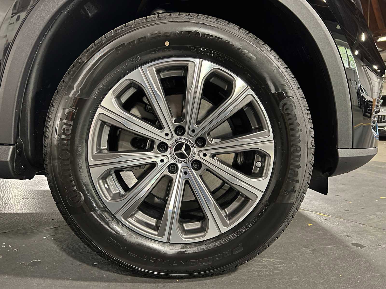 New 2025 Mercedes-Benz GLC 300 4MATIC image 9