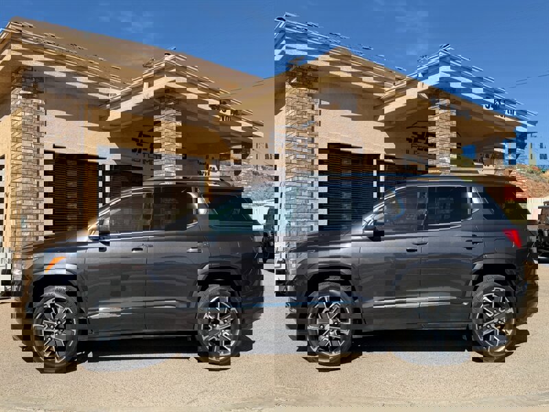 Used 2019 GMC Acadia Denali AWD/4WD image 3