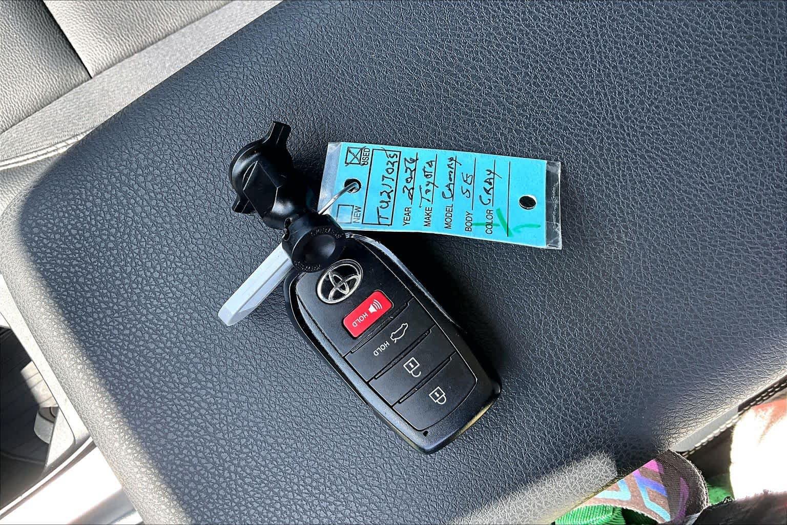 Used 2026 Toyota Camry SE FWD image 15