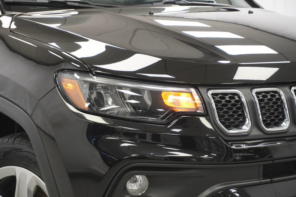 Certified 2023 Jeep Compass Latitude image 6