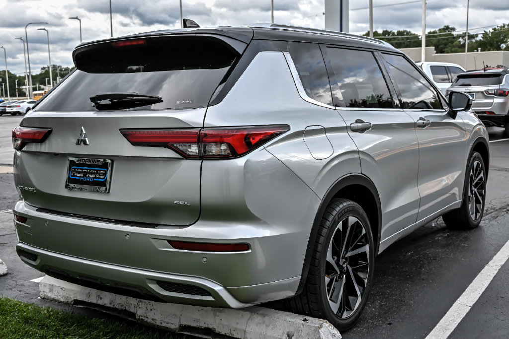 Used 2024 Mitsubishi Outlander SEL AWD/4WD image 8