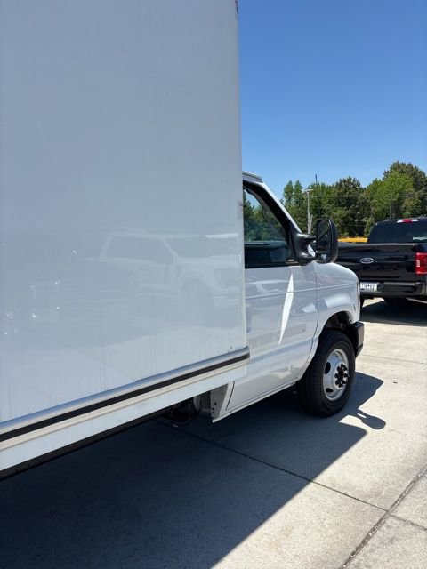 Used 2024 Ford E-350 and Econoline 350 Super Duty w/ Power Windows & Locks Group RWD image 14