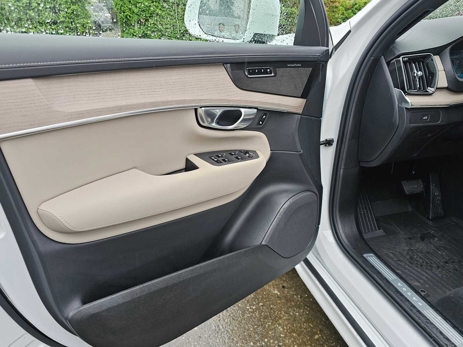 New 2026 Volvo XC90 B6 Plus w/ Protection Package Premier image 21