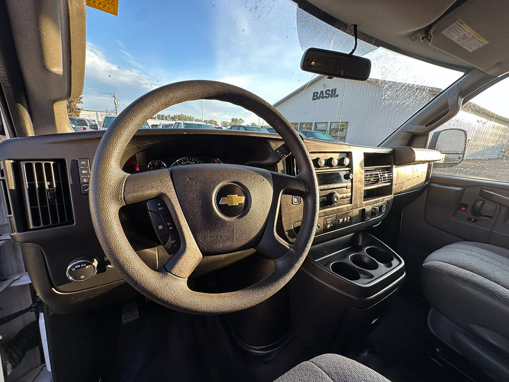 Used 2018 Chevrolet Express 3500 w/ Driver Convenience Package RWD image 28