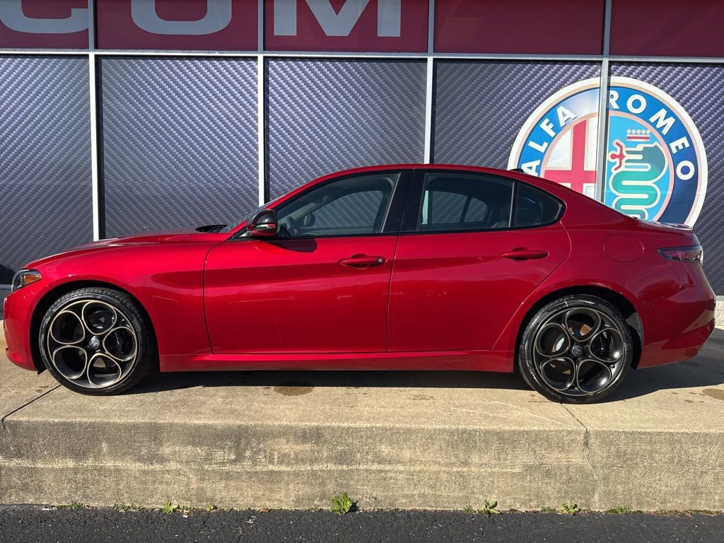 New 2025 Alfa Romeo Giulia AWD w/ Driving Assist Package image 9
