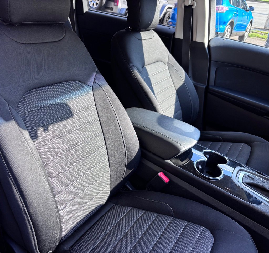 Used 2017 Ford Edge SE AWD/4WD image 9