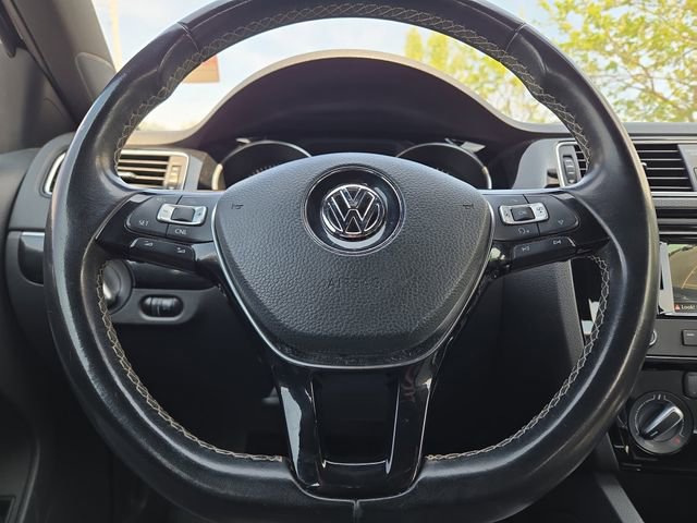 Used 2015 Volkswagen Jetta Sport FWD image 14