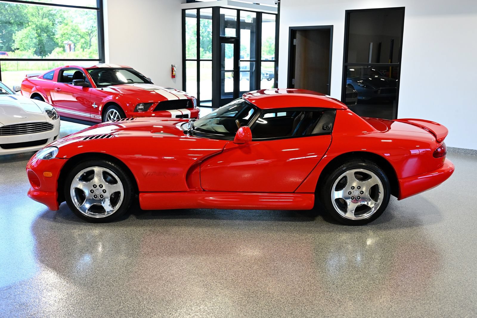 Used 2001 Dodge Viper RT/10 RWD image 8