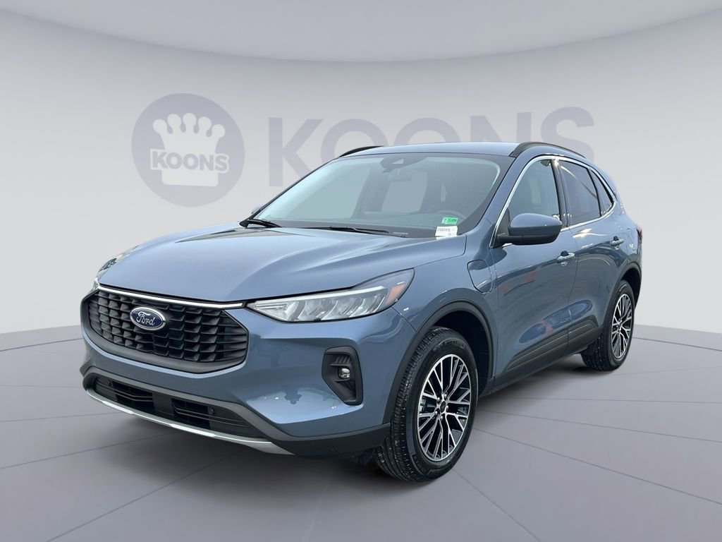 Used 2025 Ford Escape SE FWD image 1