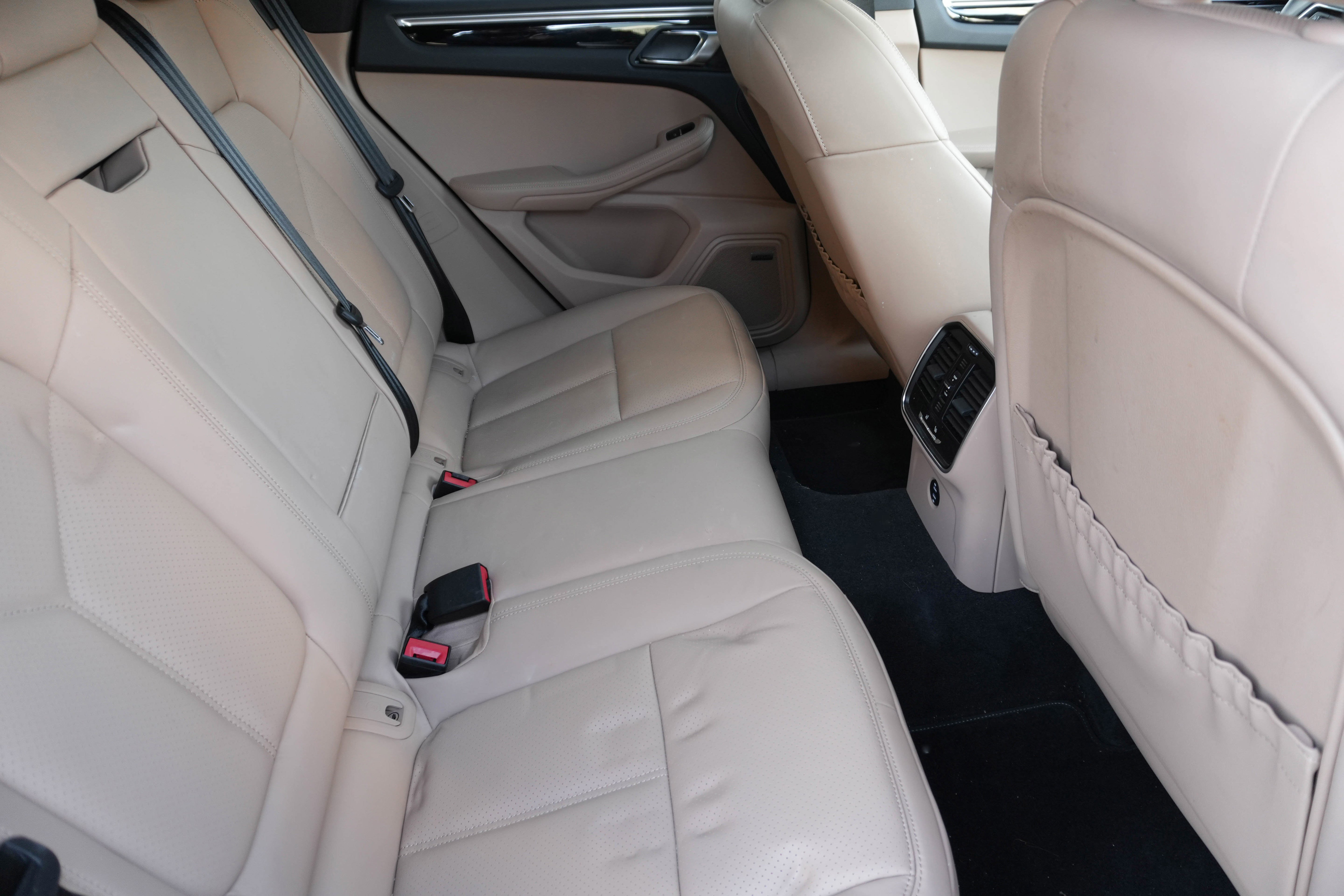 Used 2024 Porsche Macan image 39