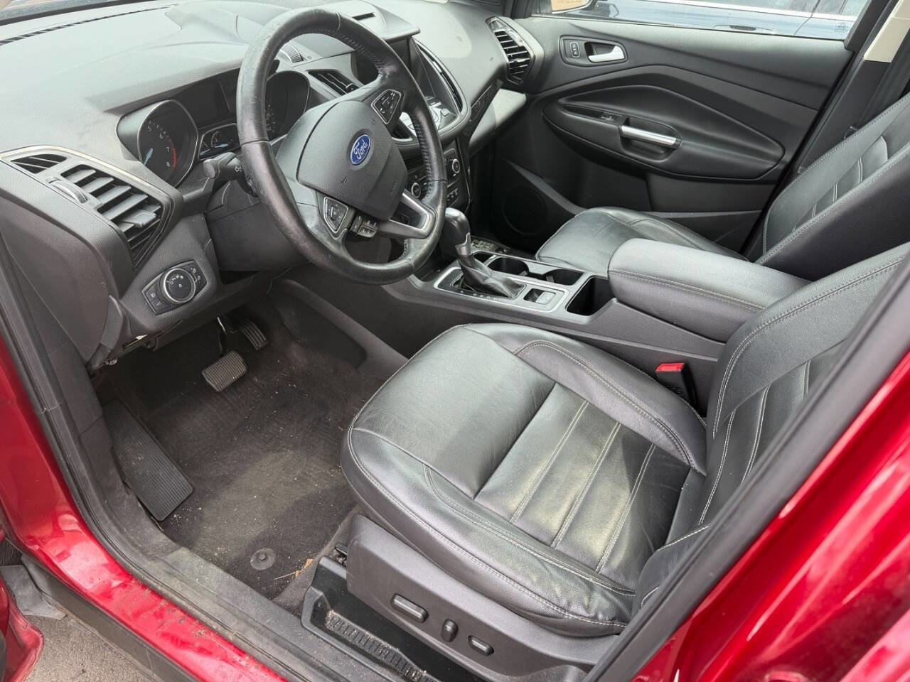 Used 2018 Ford Escape Titanium AWD/4WD image 25