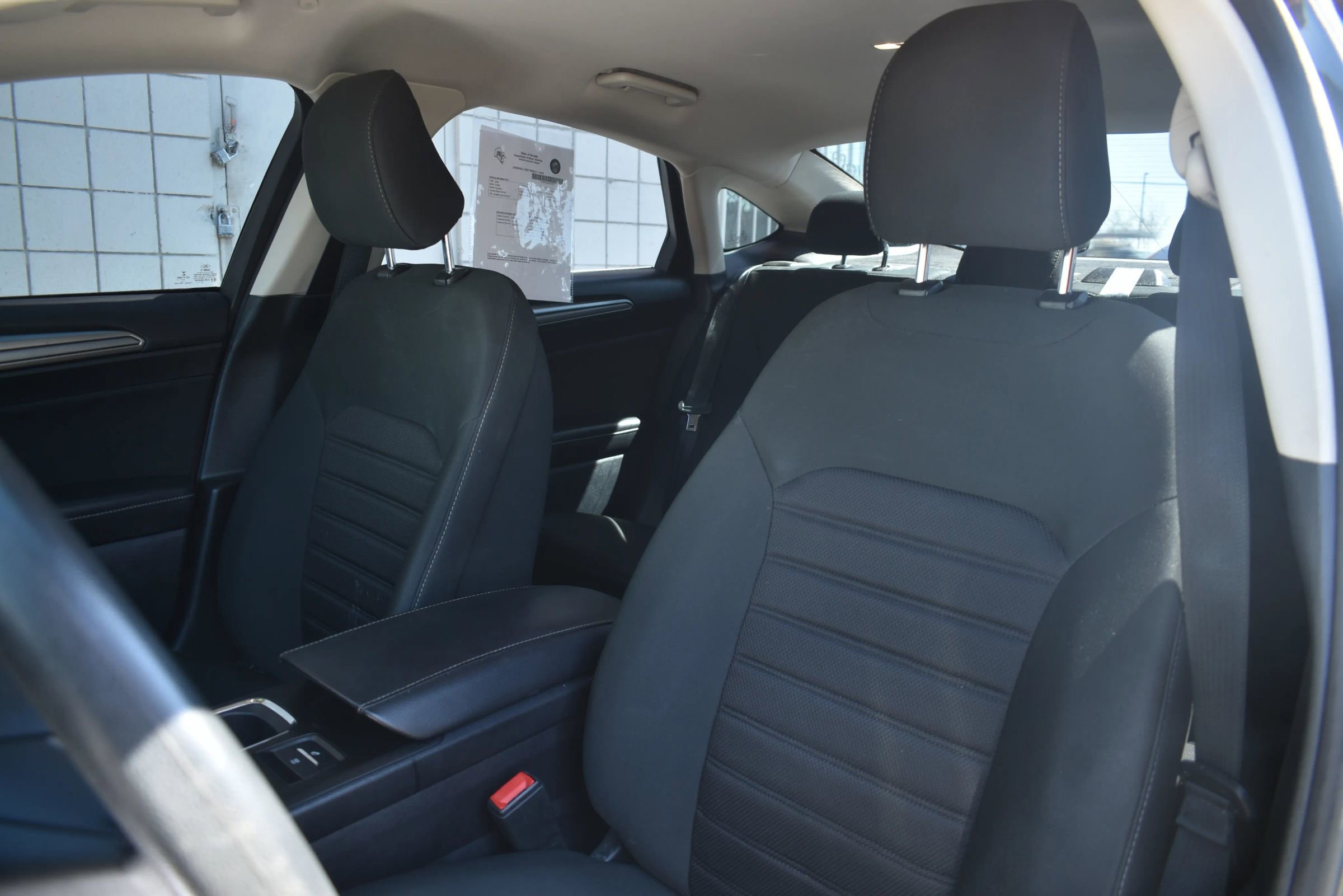 Used 2020 Ford Fusion SE FWD image 8