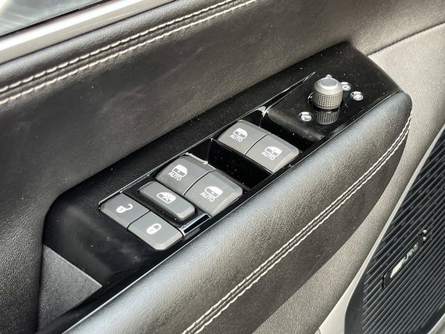 New 2026 Jeep Grand Wagoneer L Limited AWD/4WD image 25