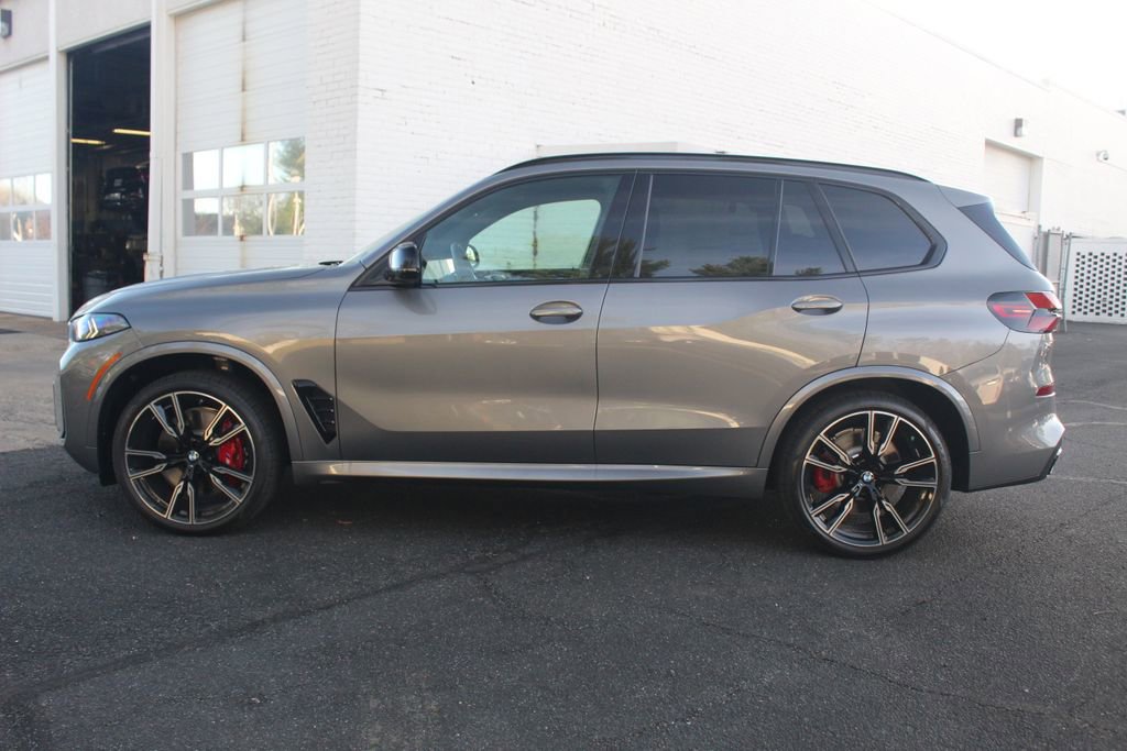 New 2026 BMW X5 M60i image 4