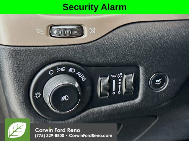 Used 2016 Jeep Cherokee Latitude w/ Comfort/Convenience Group image 10