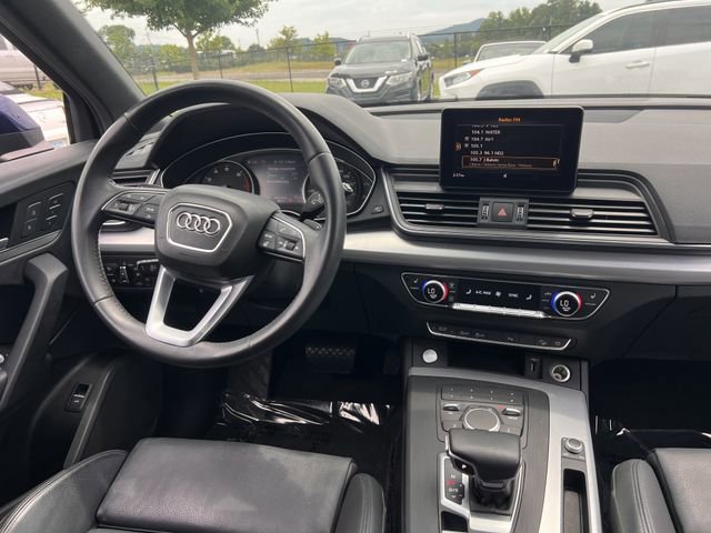 Used 2020 Audi Q5 2.0T Premium w/ Titanium Sport Package AWD/4WD image 16