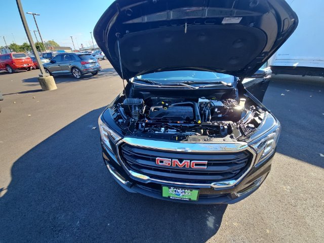 Used 2024 GMC Terrain SLE AWD/4WD image 39