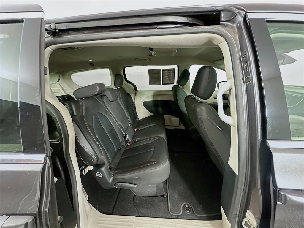 Used 2018 Chrysler Pacifica Touring Plus w/ Tire & Wheel Group image 27