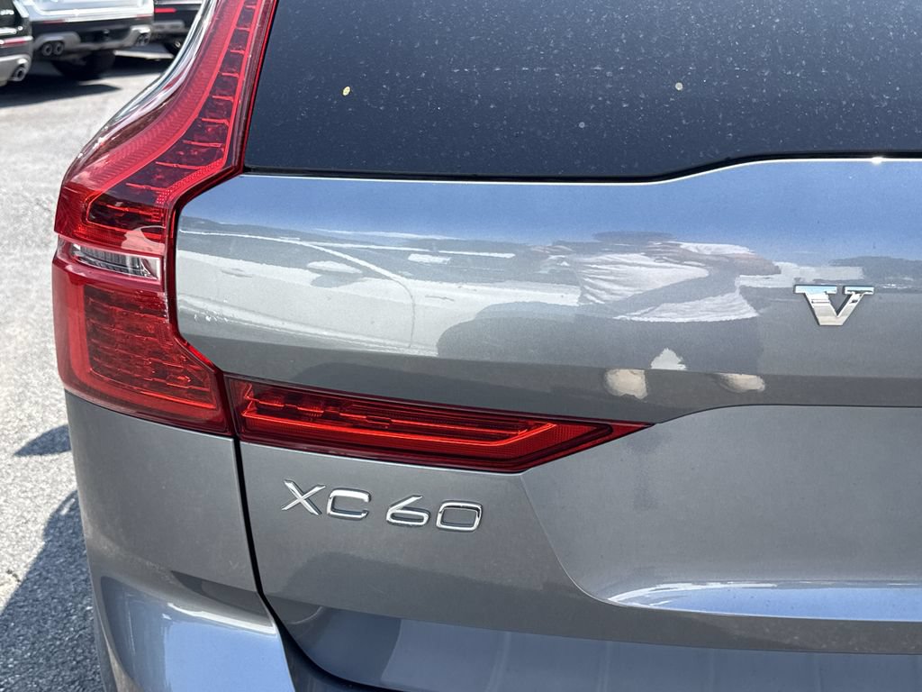 Used 2019 Volvo XC60 T6 Momentum w/ Multimedia Package AWD/4WD image 32
