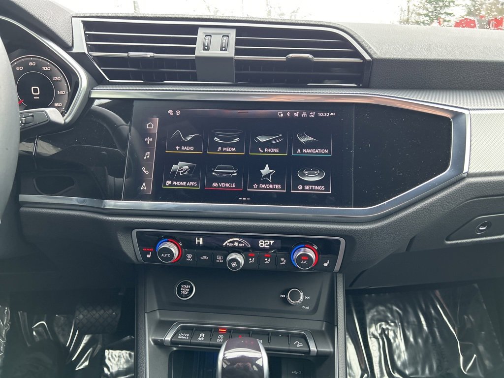 Used 2024 Audi Q3 2.0T Premium Plus image 18