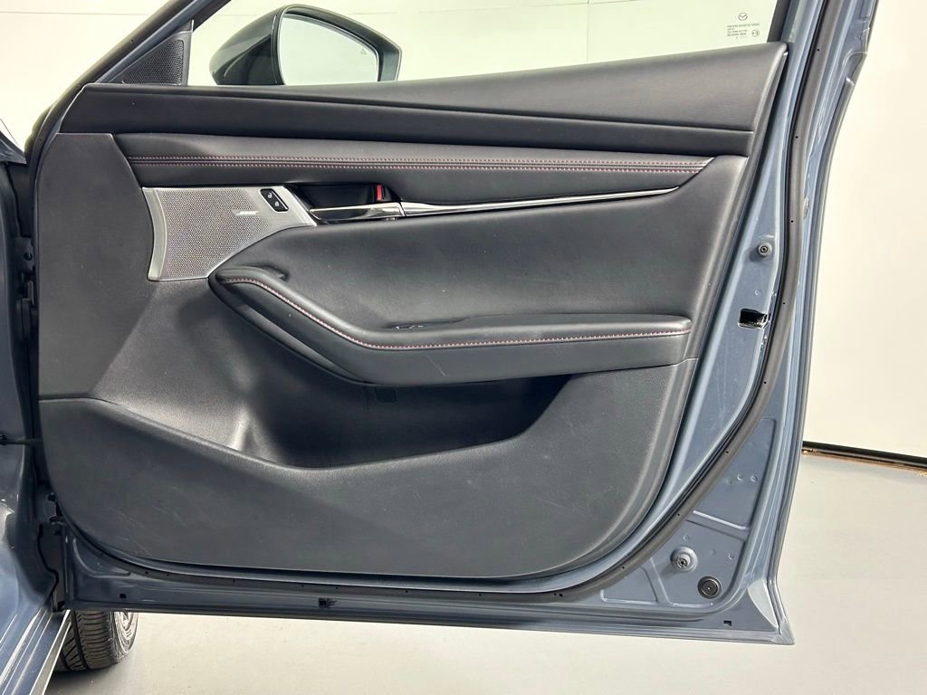 Used 2023 MAZDA MAZDA3 s image 9
