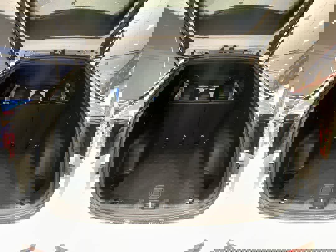 Used 2024 Jeep Compass Latitude image 25