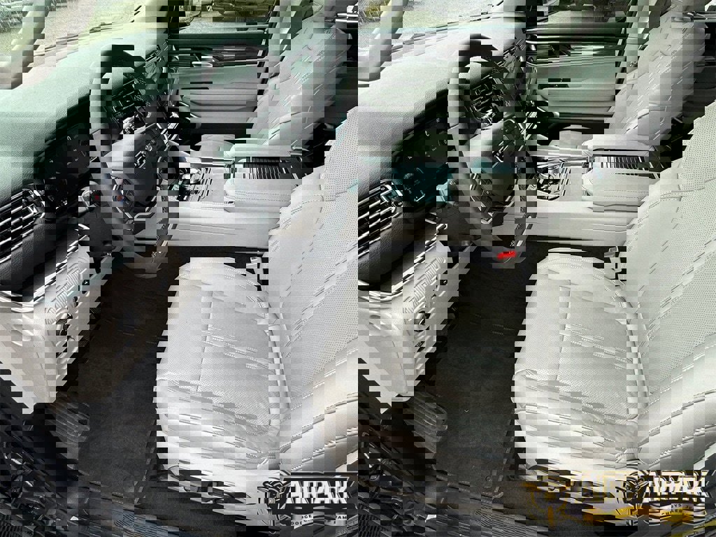 New 2024 Jeep Wagoneer L 4WD w/ HD Trailer Tow Package image 15