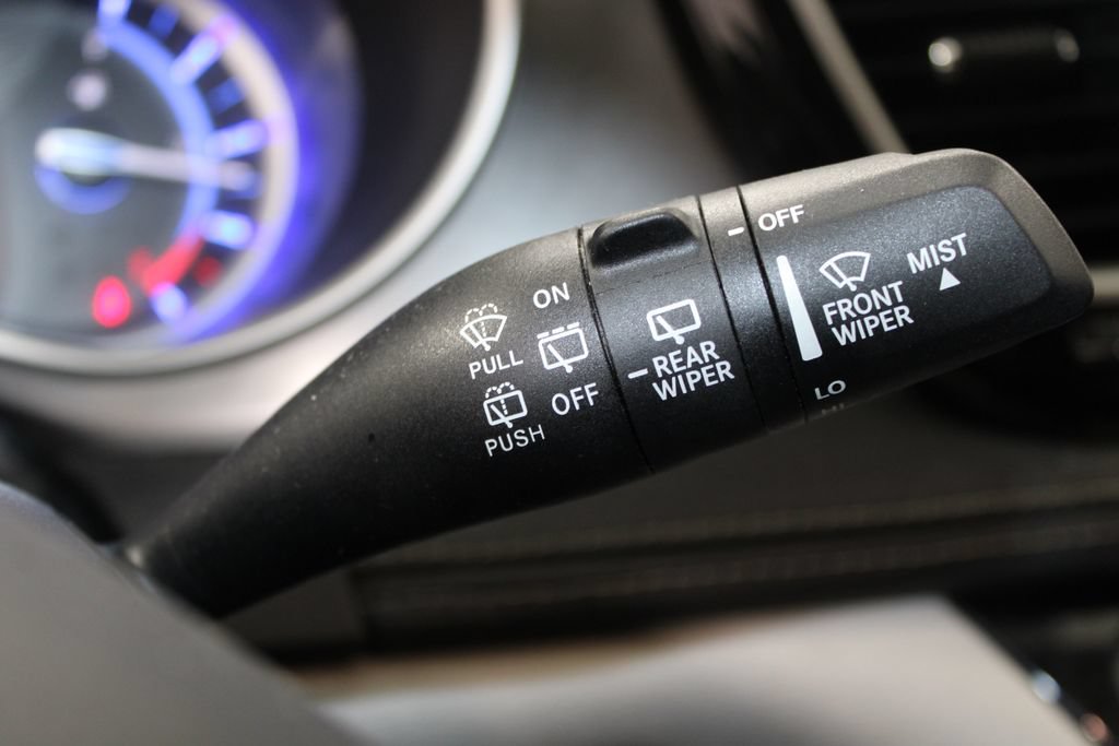 Used 2024 Nissan Versa SR FWD image 72