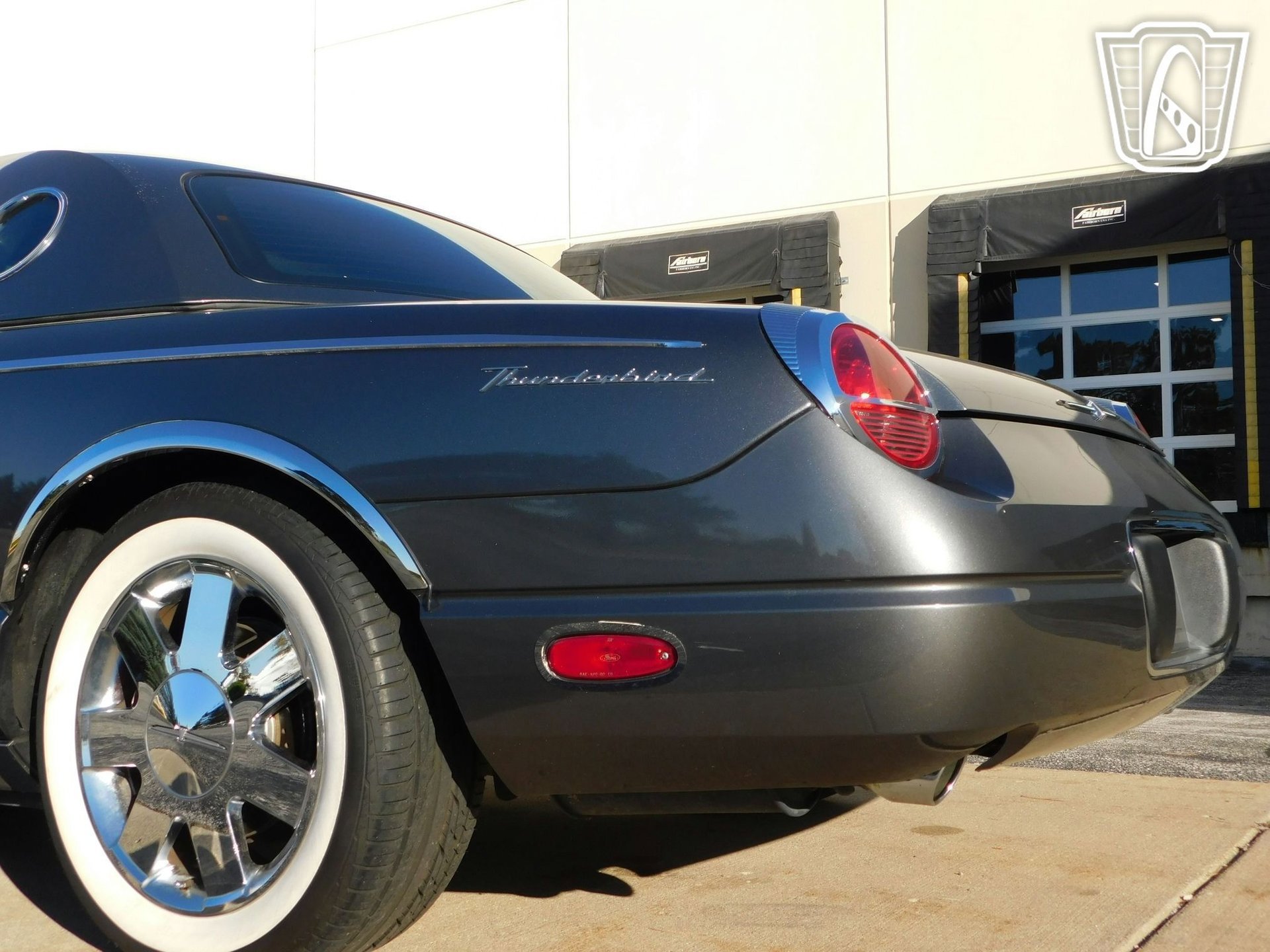 Used 2003 Ford Thunderbird image 39