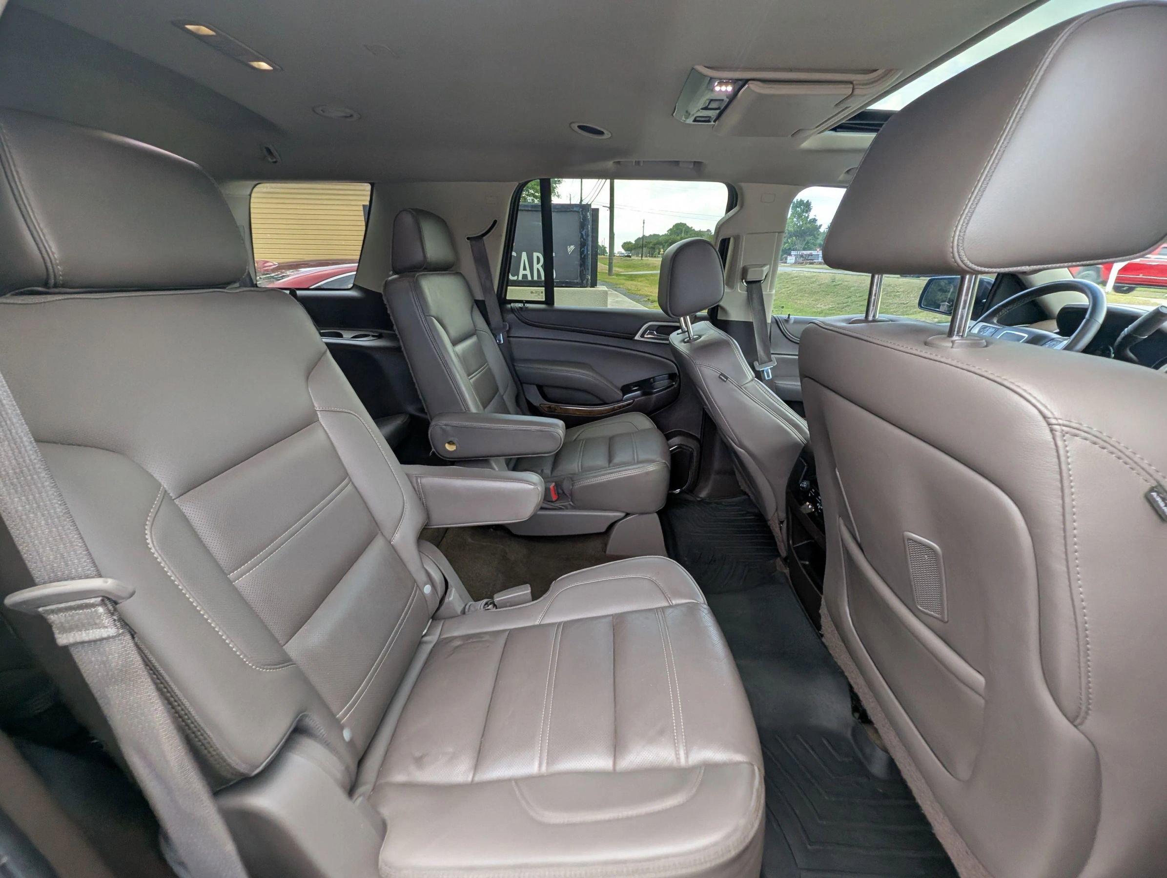 Used 2015 GMC Yukon Denali w/ Premium Package RWD image 41