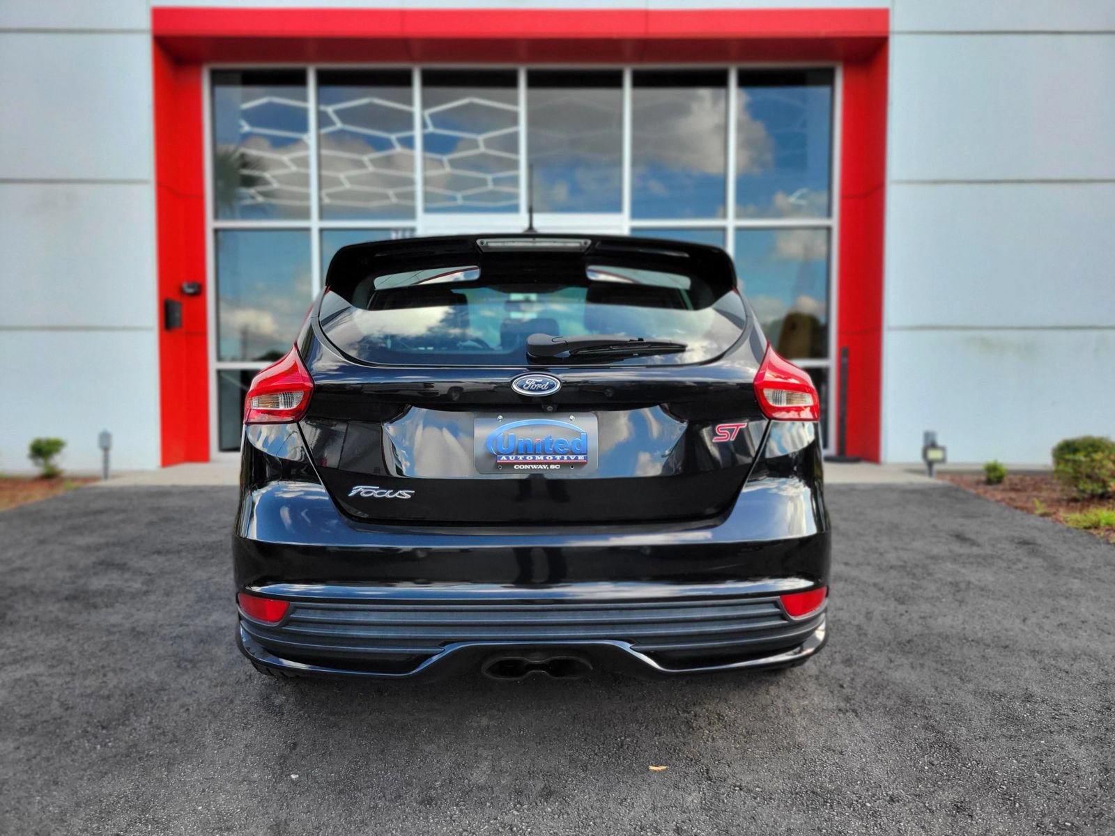 Used 2016 Ford Focus ST w/ Equipment Group 402A FWD image 5