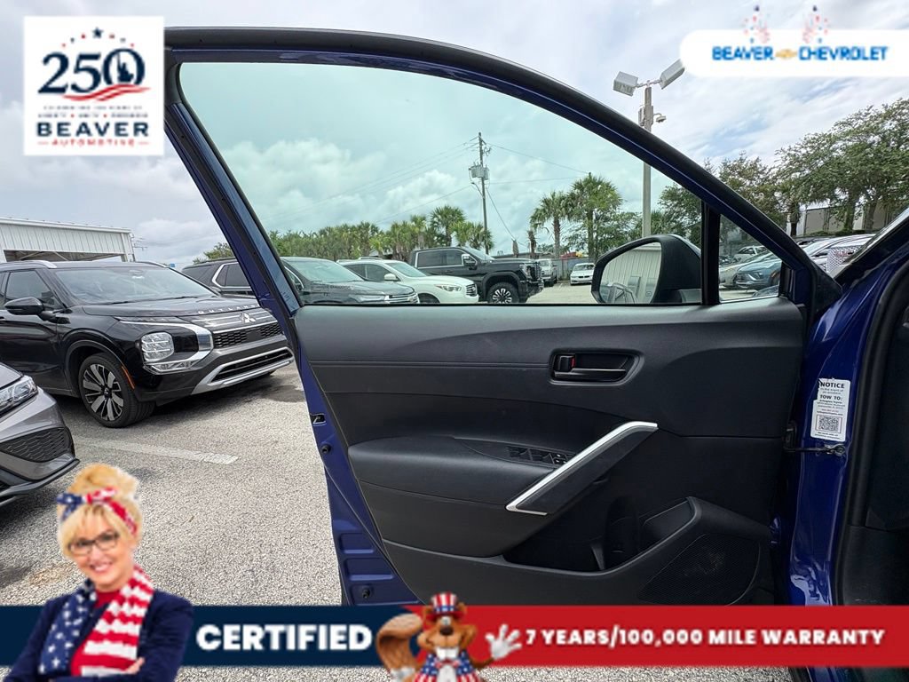 Used 2024 Toyota Corolla Cross AWD Hybrid w/ Moonroof Package image 29